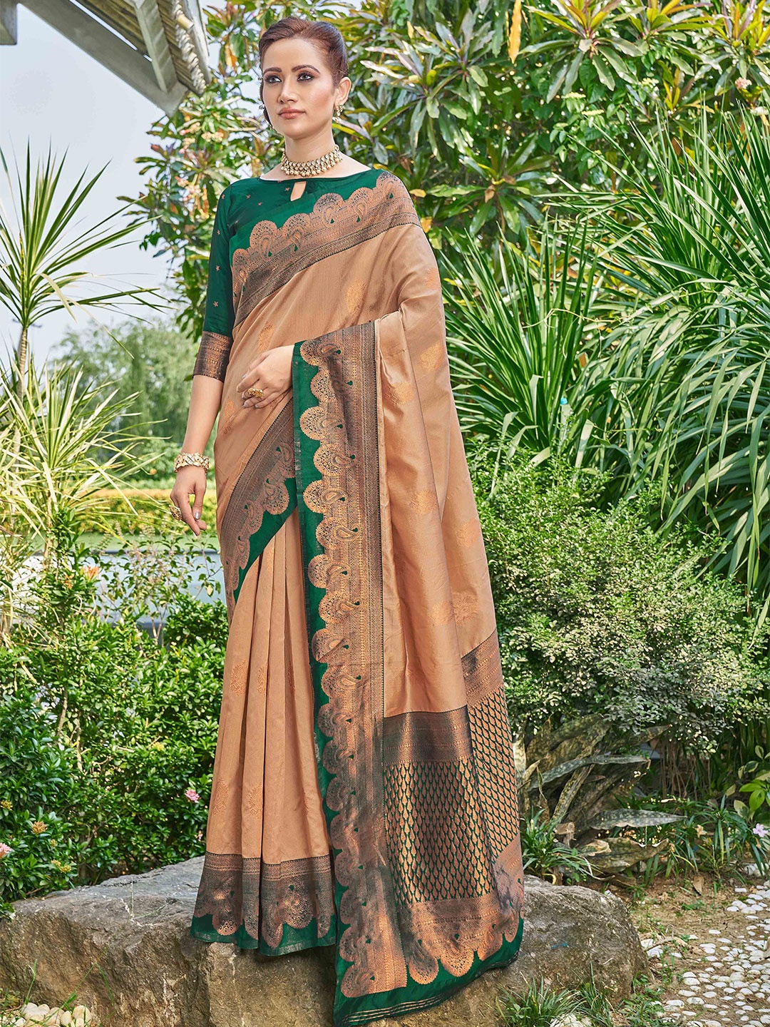 

DIVASTRI Woven Design Zari Mangalagiri Saree, Green