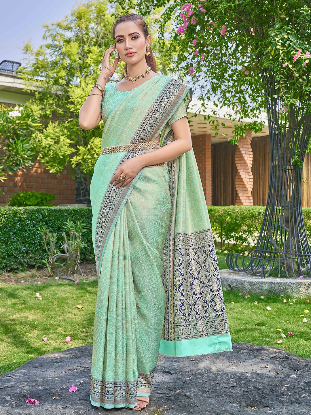 

DIVASTRI Woven Design Zari Mangalagiri Saree, Sea green