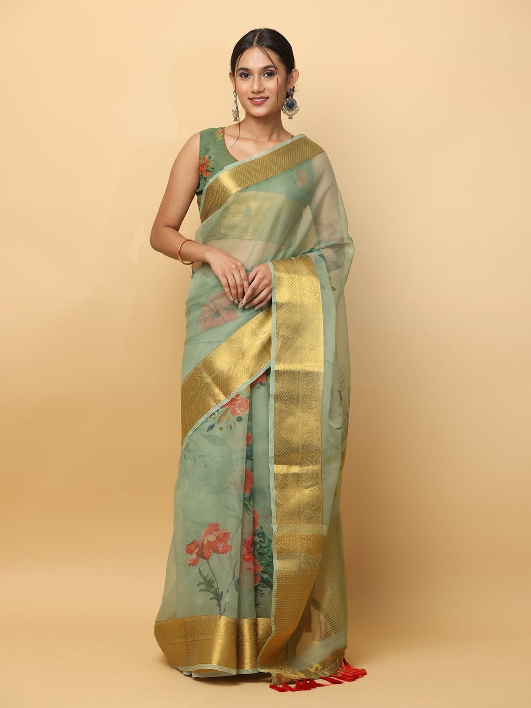 

VASTRANAND Zari Woven Floral Tassel Saree, Olive