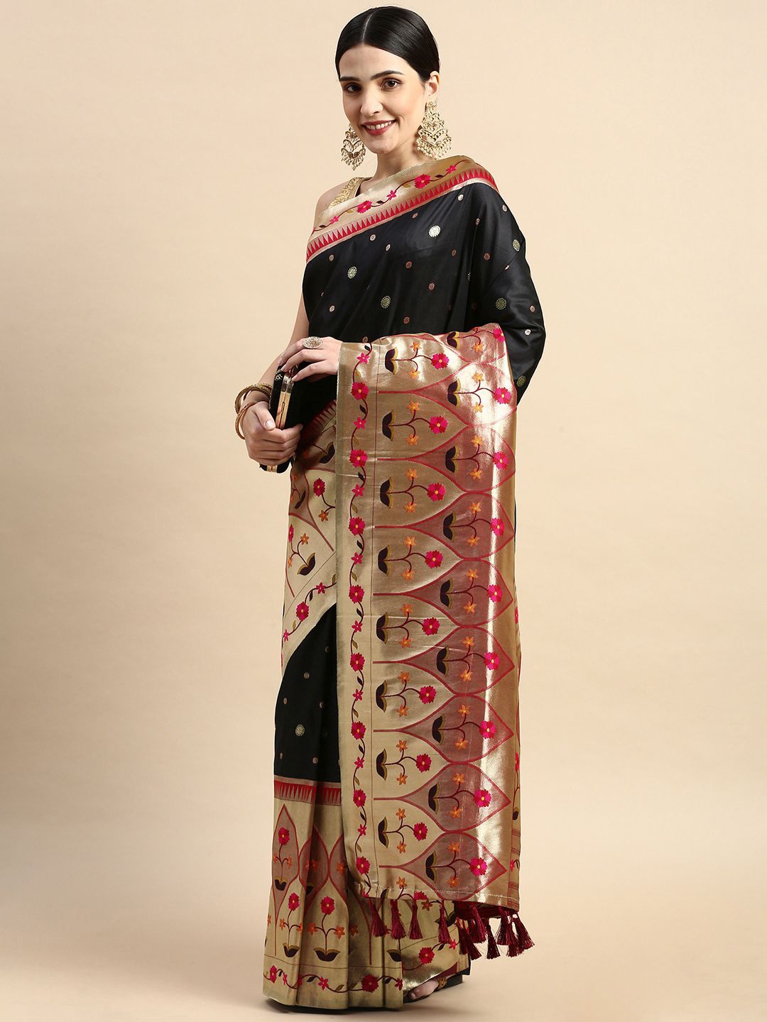 

VASTRANAND Ethnic Motifs Woven Design Zari Banarasi Saree, Black