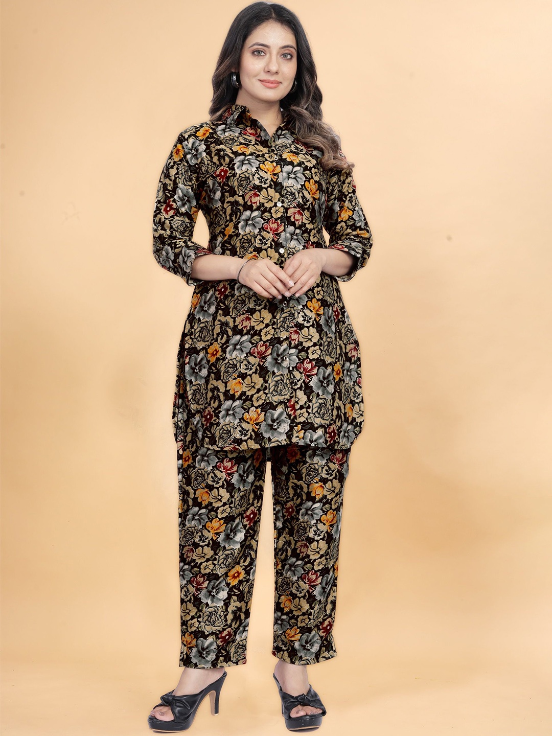 

Ekta Textiles Floral Printed Shirt Collar Tunic With Trousers, Black