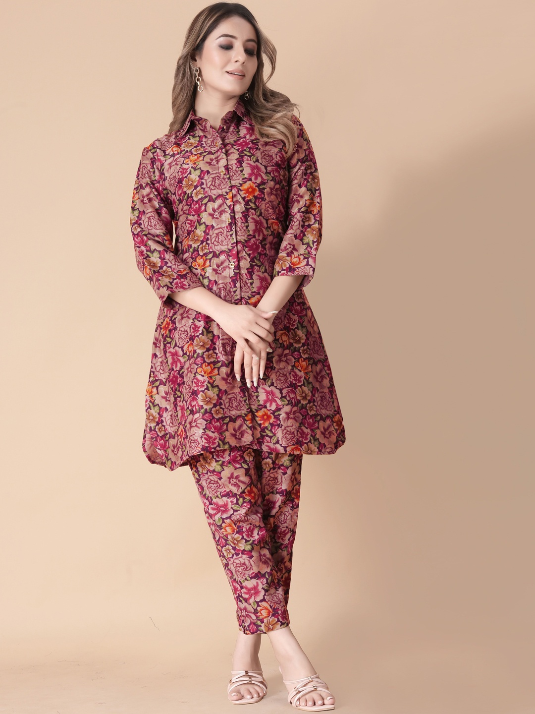 

Divyadham Textiles Floral Printed Shirt Collar Tunic & Trousers, Maroon