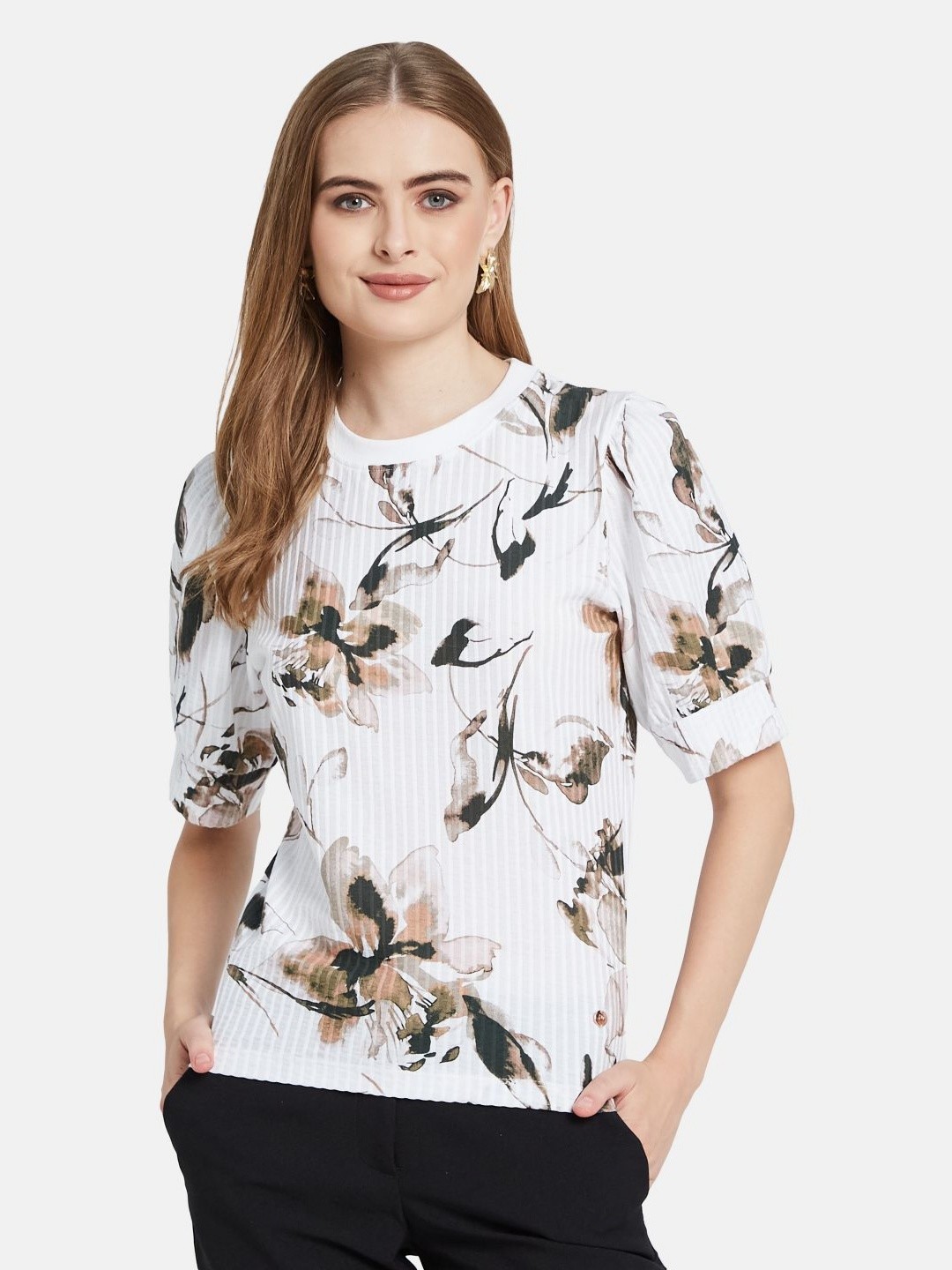 

METTLE Women Floral Printed T-shirt, White