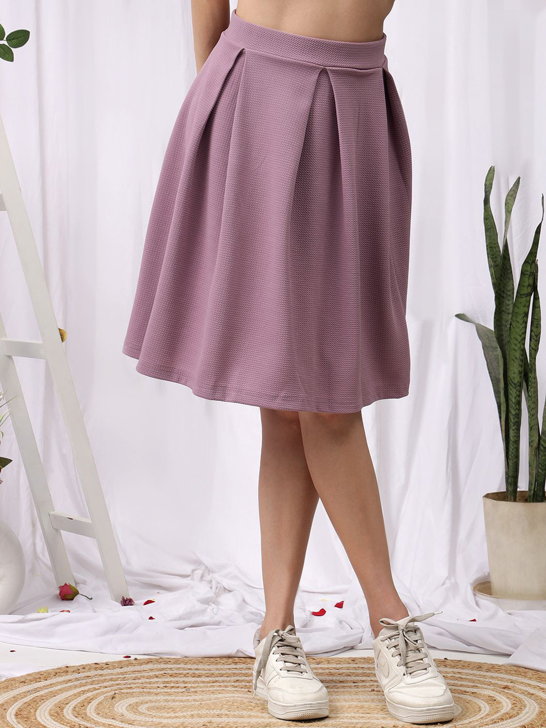 

NEUDIS Women Pleated Above knee Flared Skirt, Purple