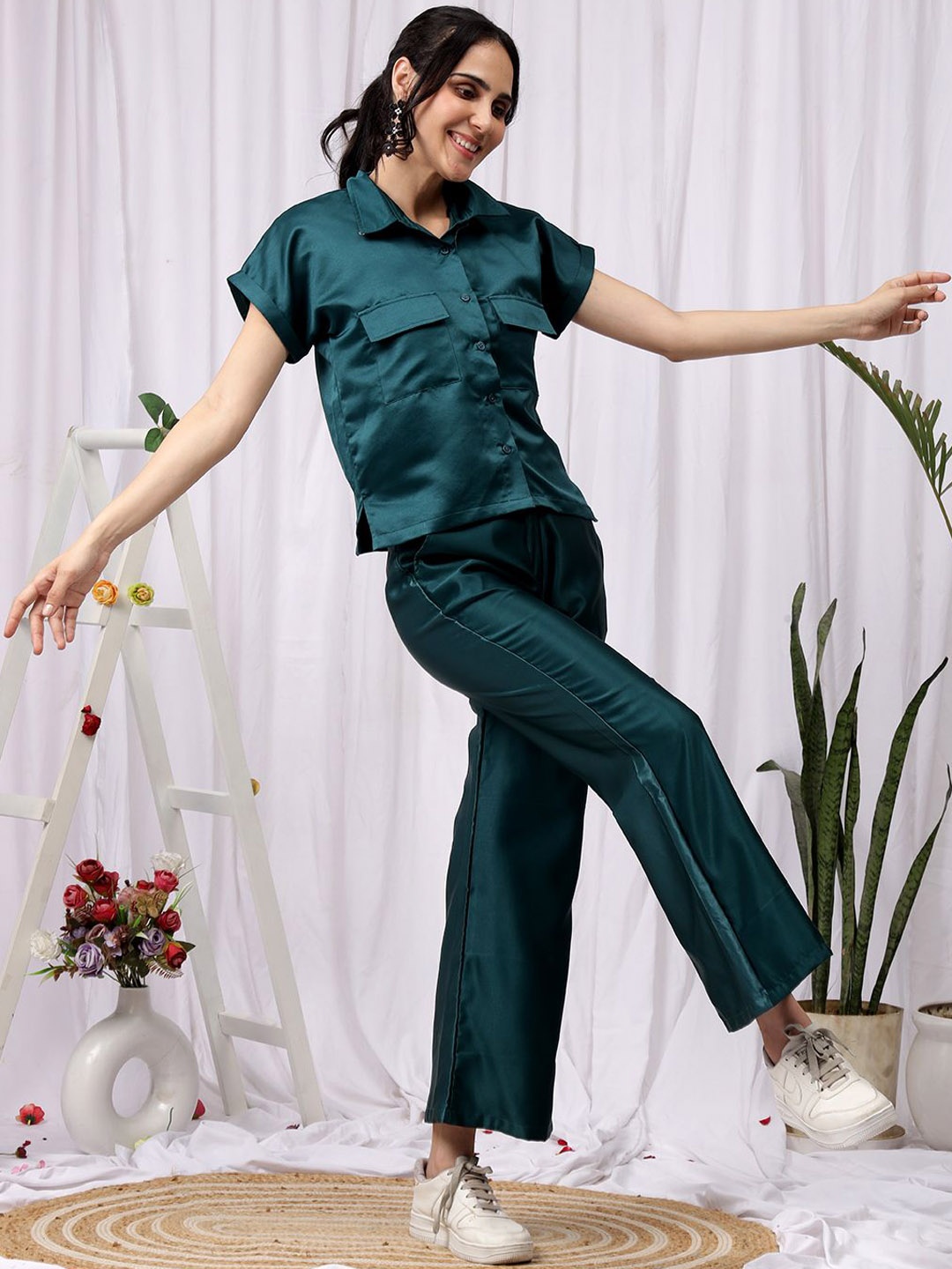 

NEUDIS Shorts Sleeves Satin Shirt With Wide Leg Trouser, Green