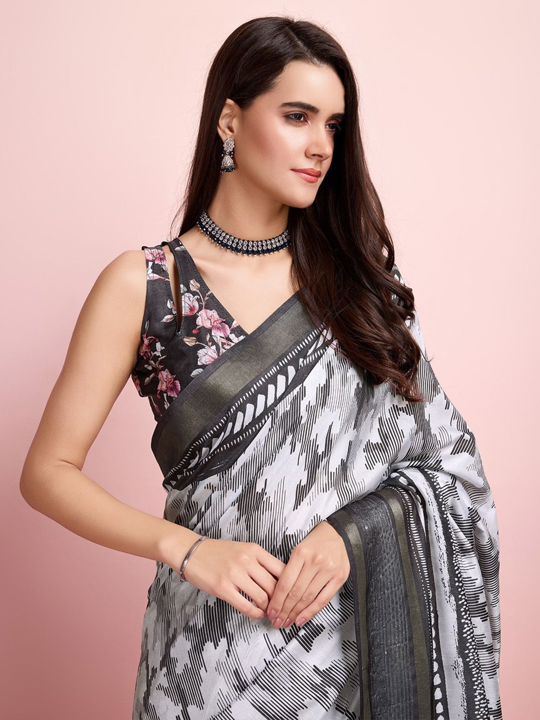 

Mitera Zari Printed Saree With Tassels, Silver