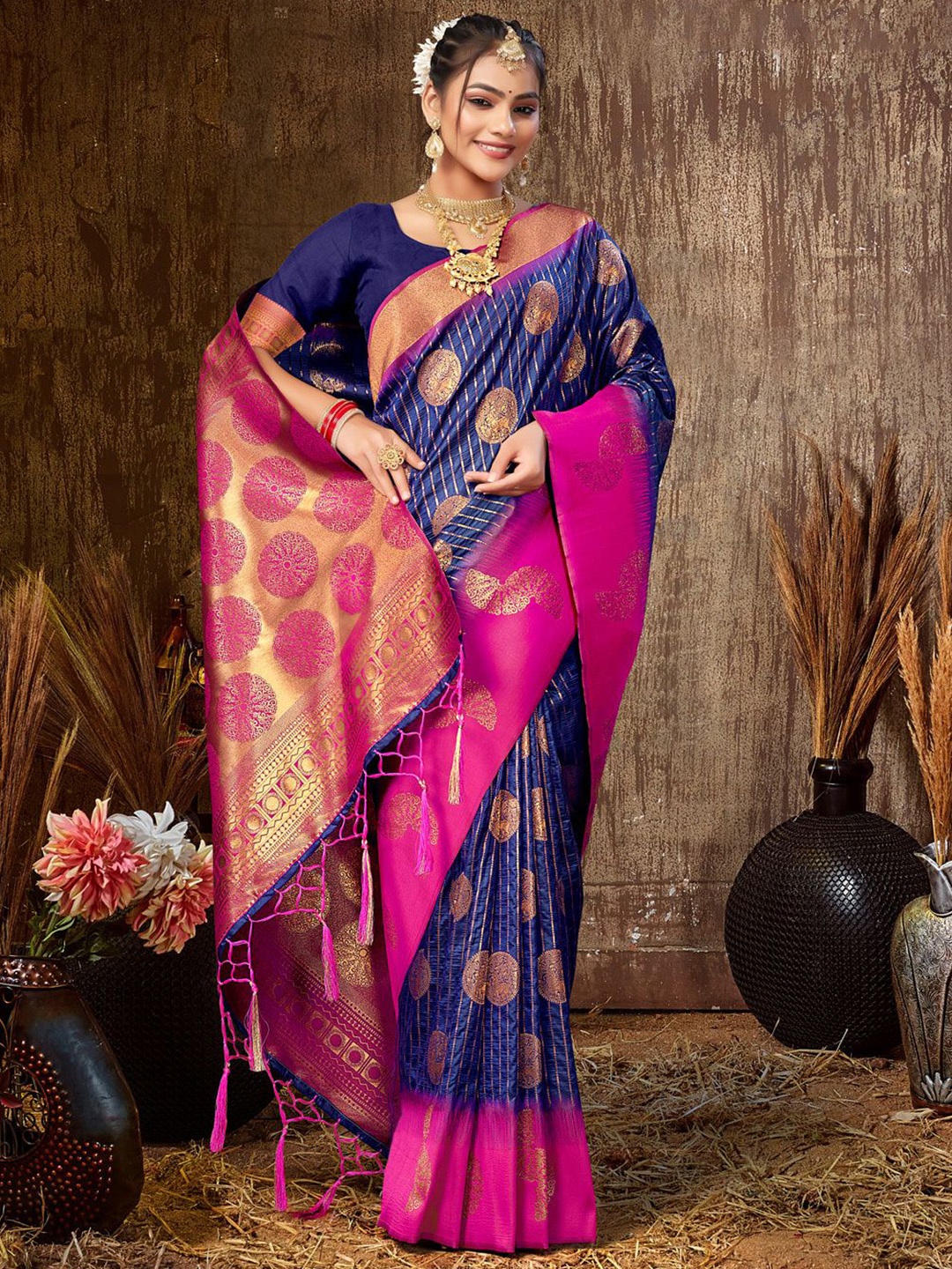 

Exclusiva Ethnic Motifs Woven Design Zari Saree, Blue