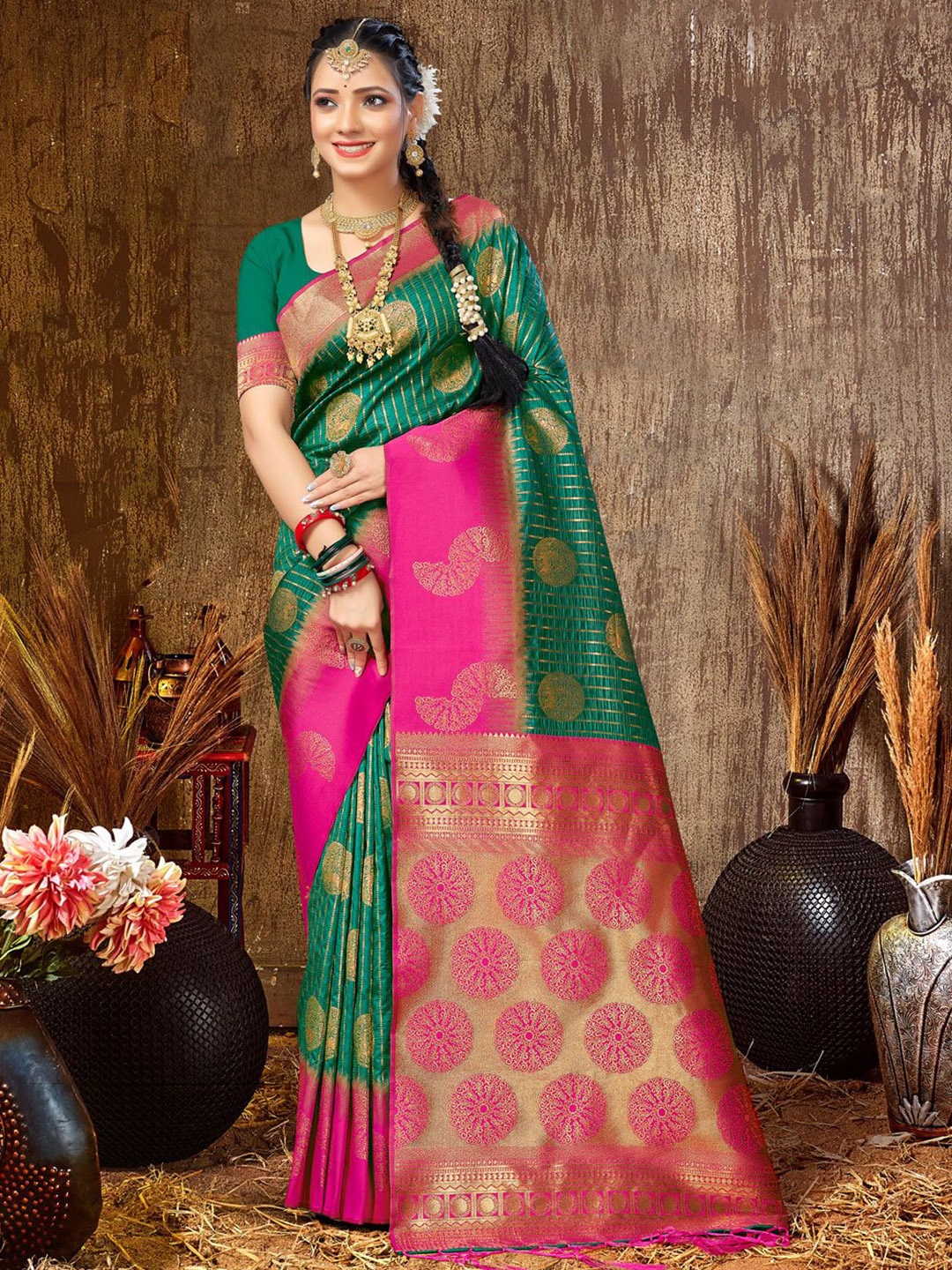 

Exclusiva Ethnic Motif Zari Woven Checked Tassel Saree, Green