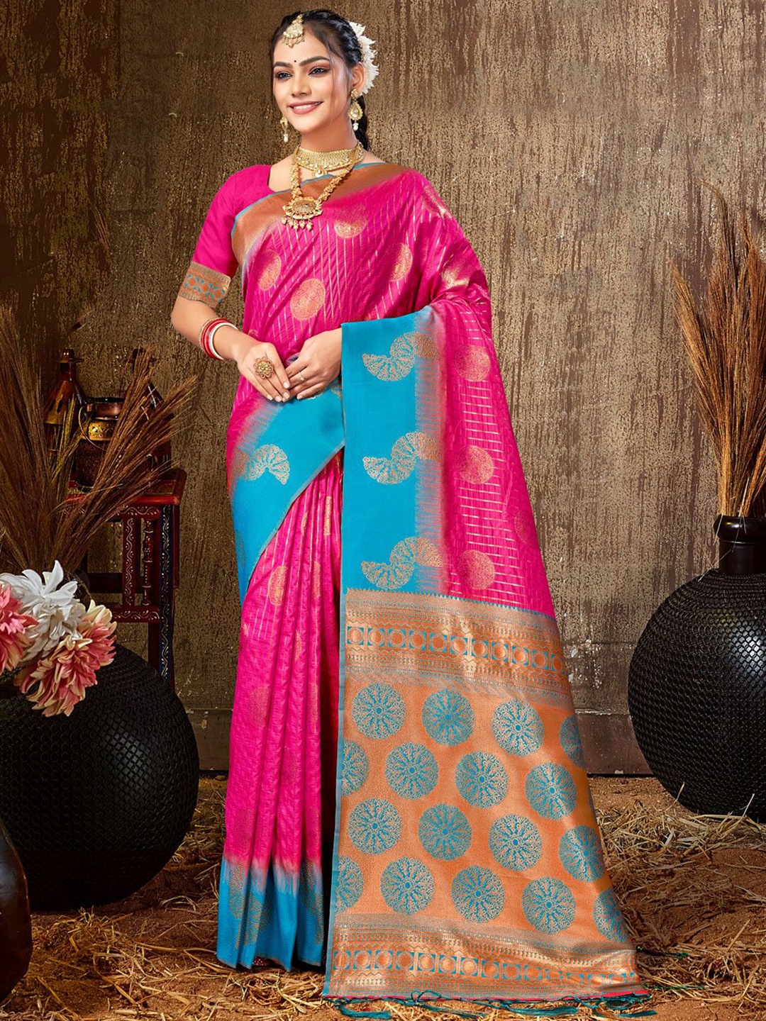 

Exclusiva Woven Design Zari Printed Saree, Pink