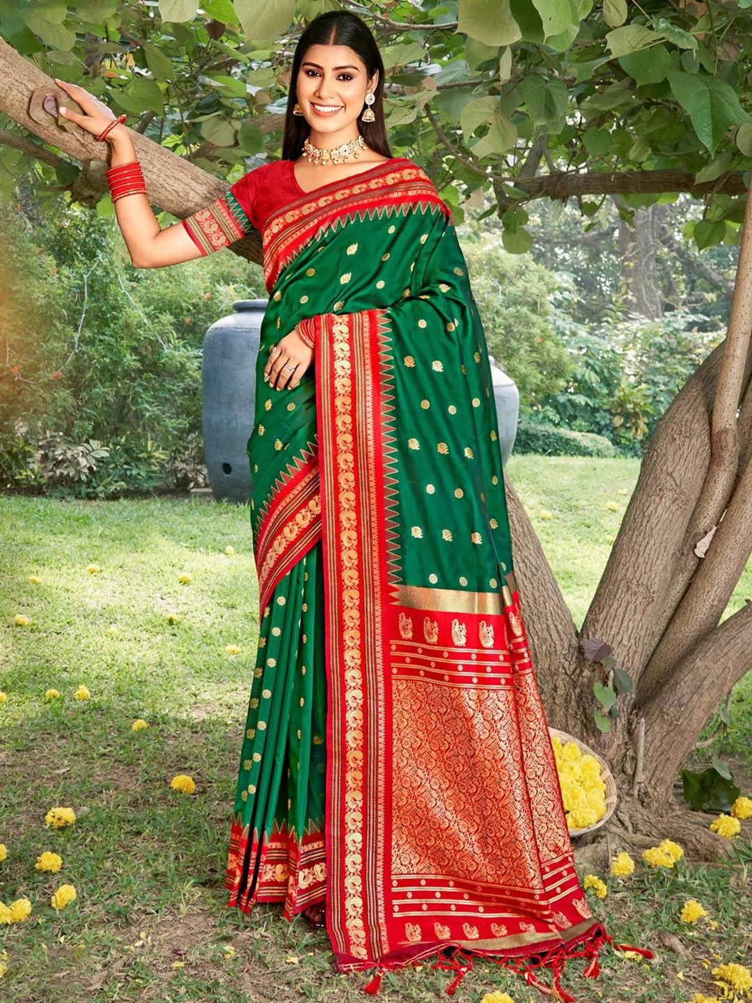 

Exclusiva Paithani Woven Design Zari Saree, Green