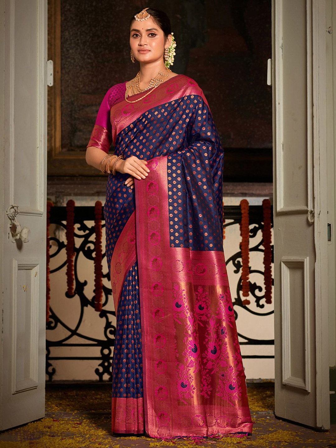 

Exclusiva Ethnic Motif Zari Woven Banarasi Saree, Navy blue