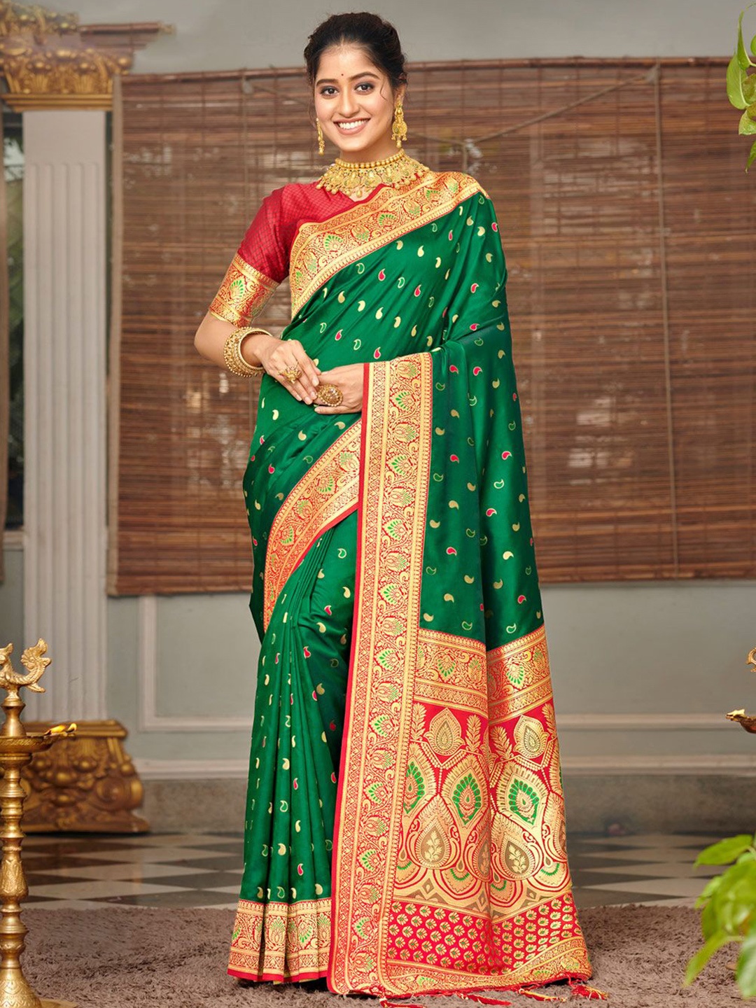 

Exclusiva Ethnic Motif Zari Woven Banarasi Saree, Green