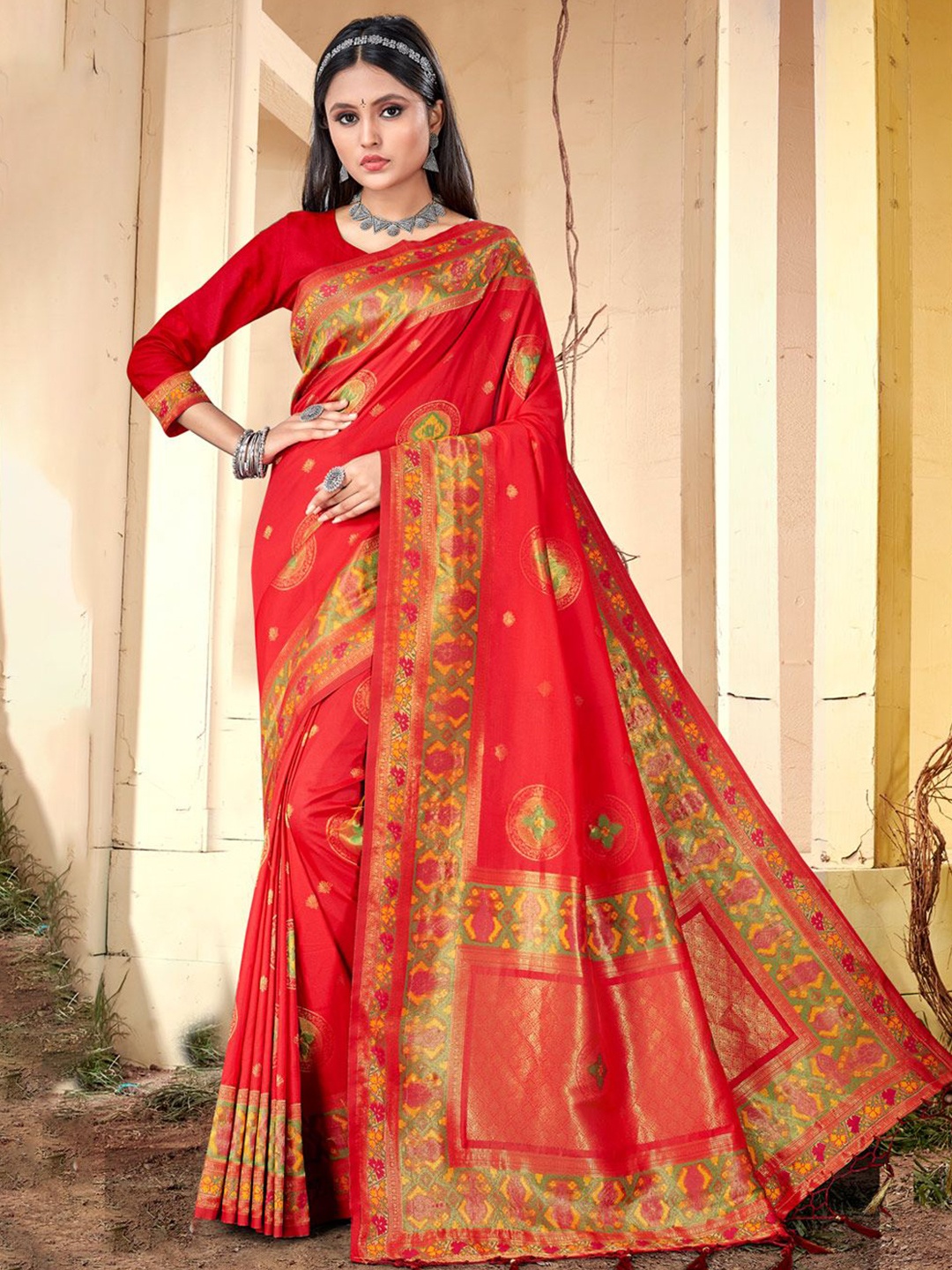 

Exclusiva Ethnic Motif Zari Woven Banarasi Saree, Red