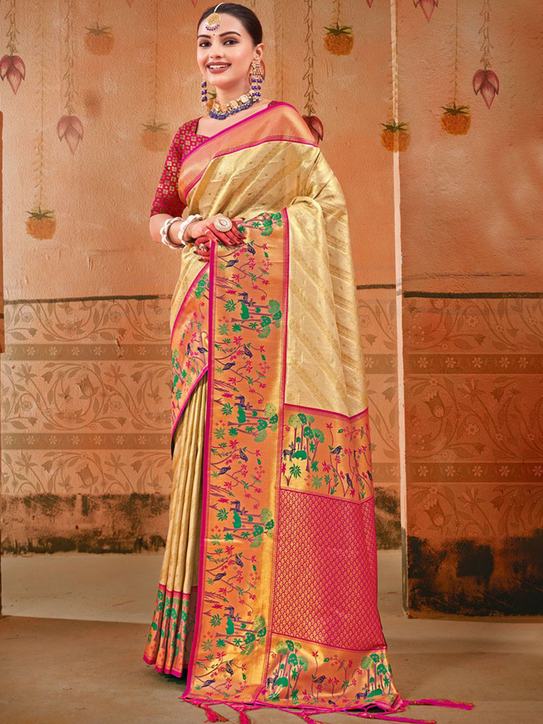 

Exclusiva Woven Design Zari Silk Blend Saree, Beige