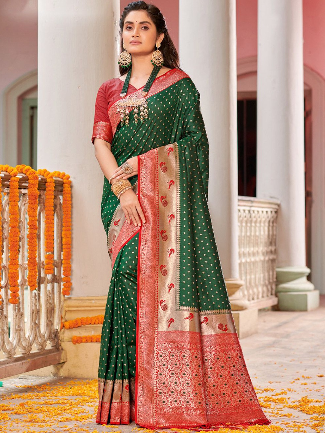 

Exclusiva Woven Design Zari Saree, Green