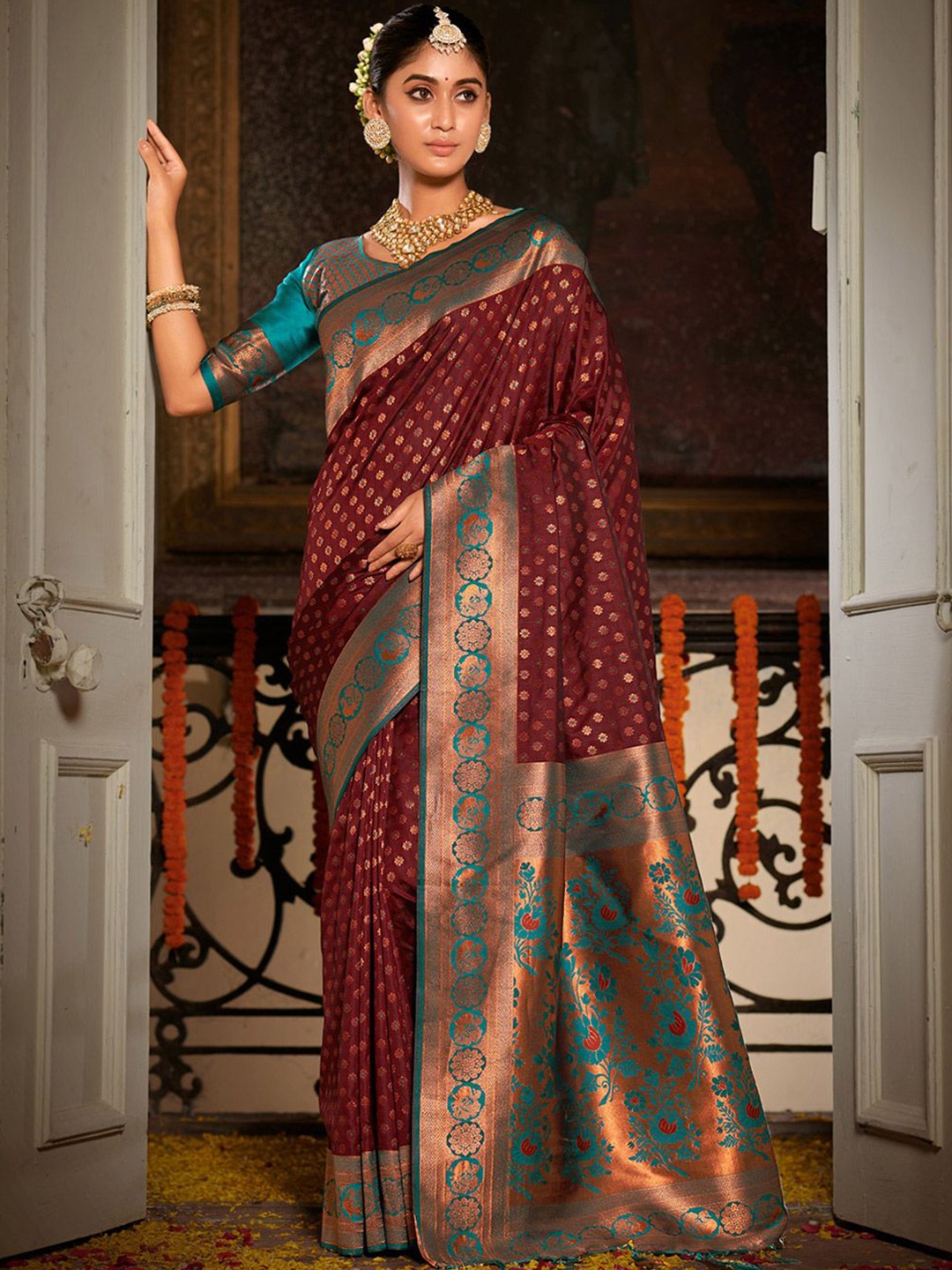 

Exclusiva Banarasi Woven Design Zari Saree, Brown