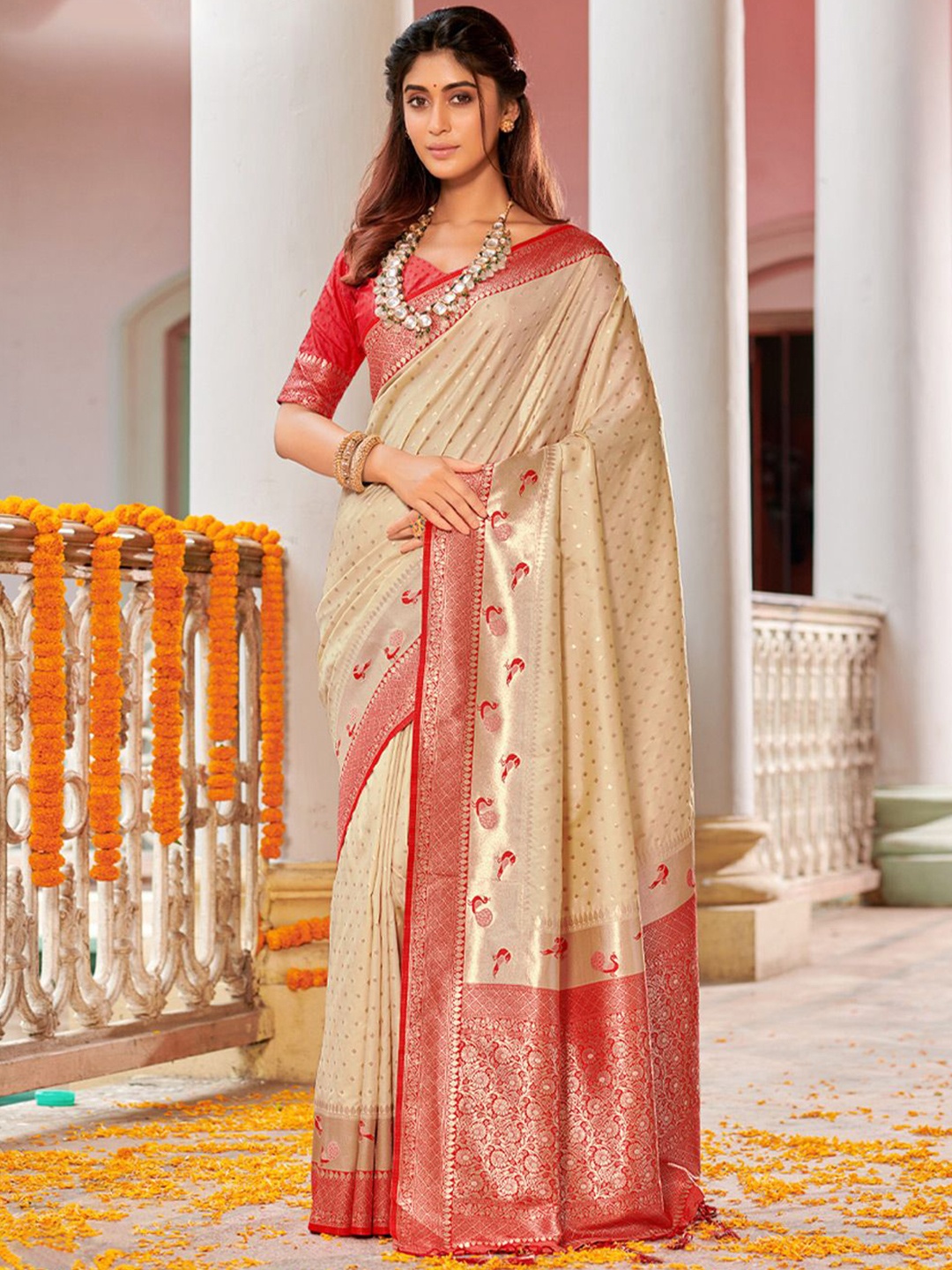 

Exclusiva Woven Design Zari Banarasi Saree, Beige