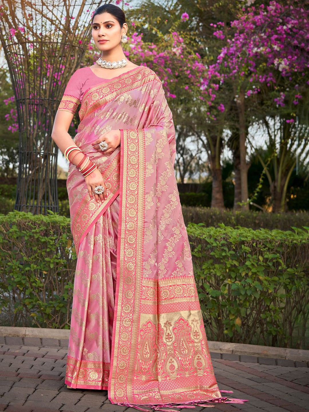 

Exclusiva Ethnic Motifs Woven Design Zari Saree, Pink
