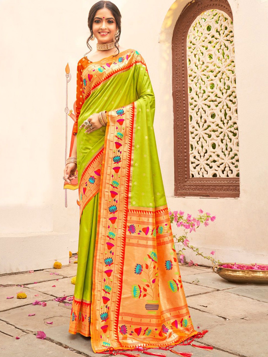 

Exclusiva Ethnic Motif Zari Woven Paithani Saree, Lime green