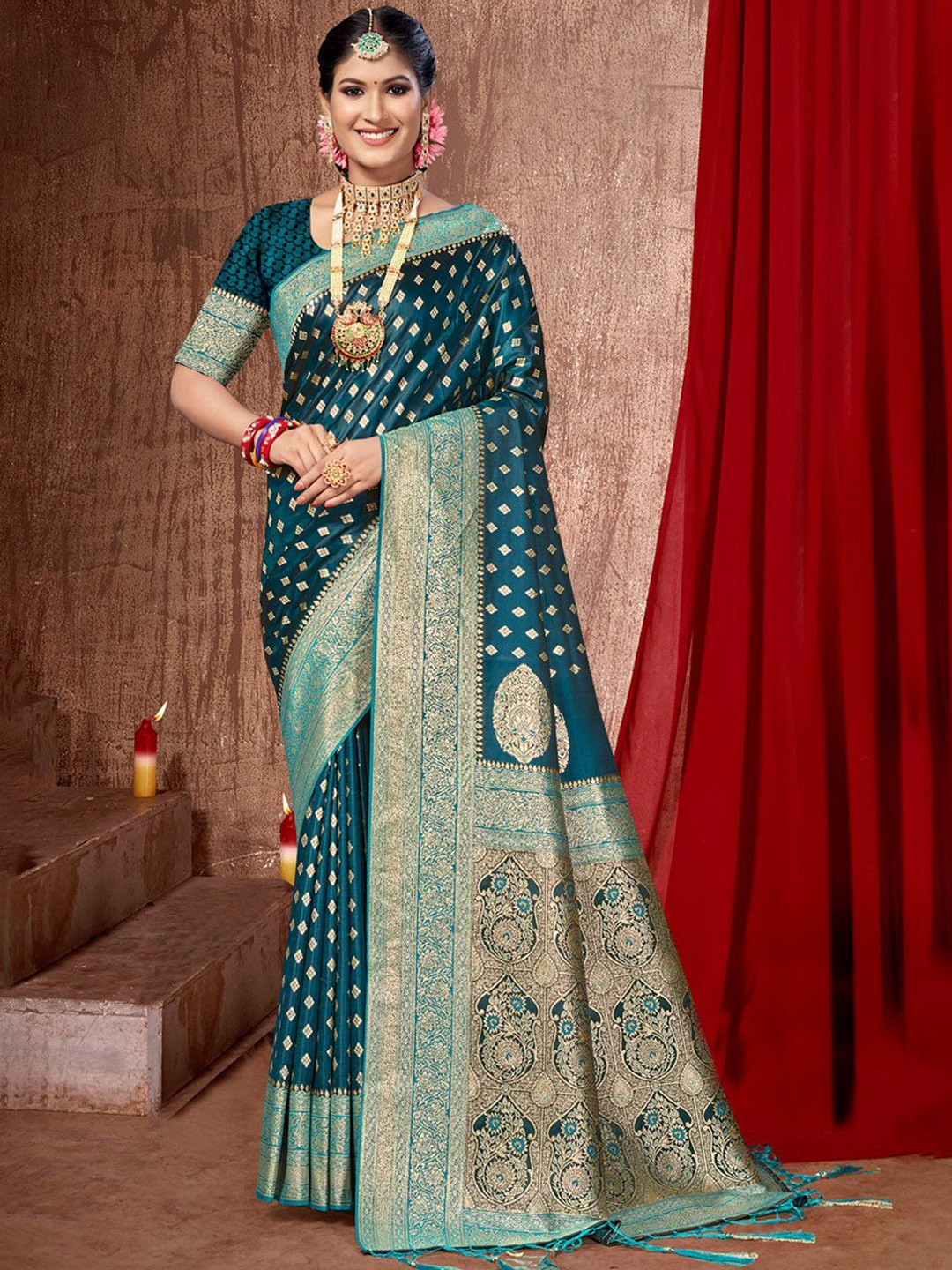 

Exclusiva Woven Design Zari Banarasi Saree, Green