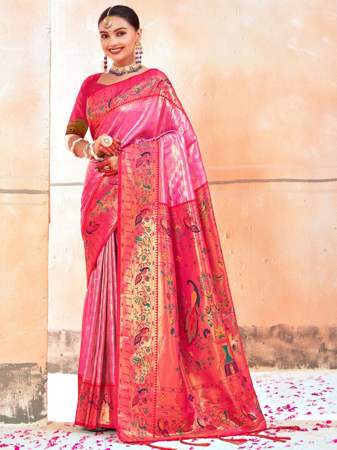 

Exclusiva Woven Design Paithani Zari Saree, Pink
