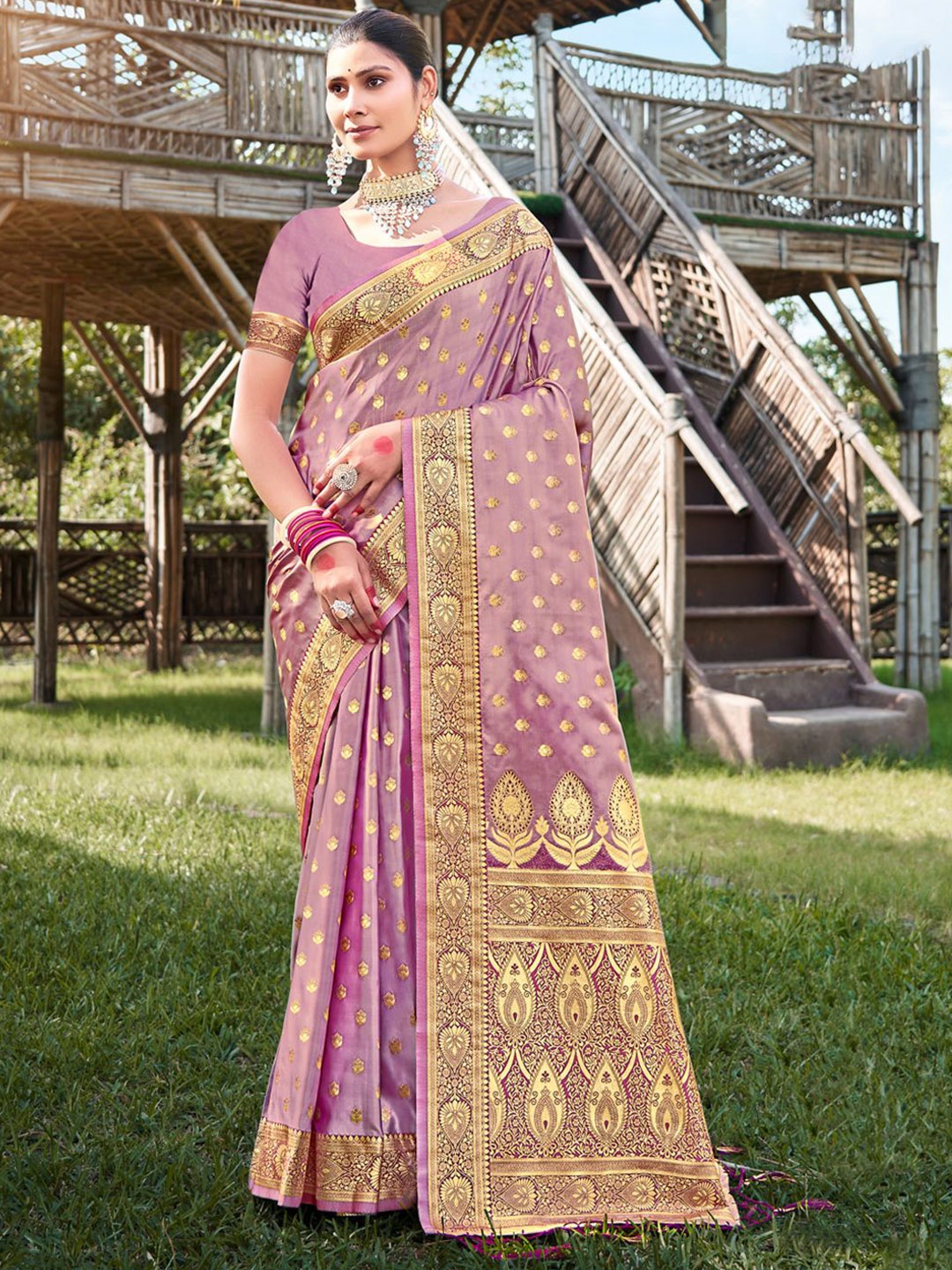 

Exclusiva Woven Design Zari Saree, Purple