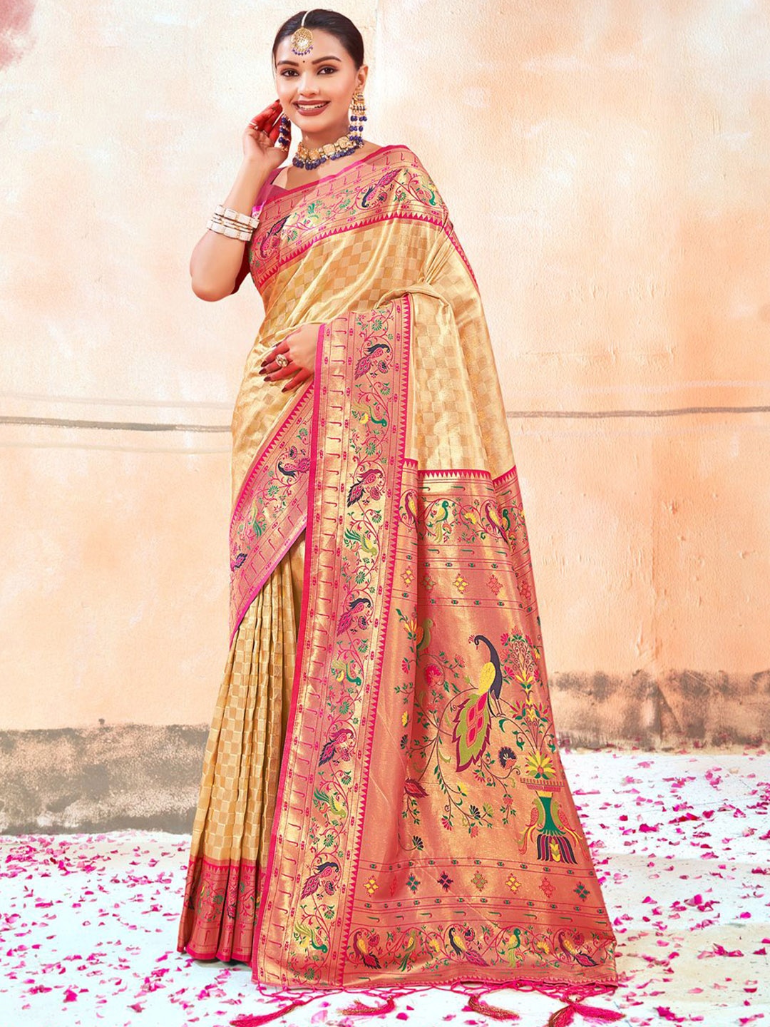 

Exclusiva Woven Design Zari Paithani Saree, Off white