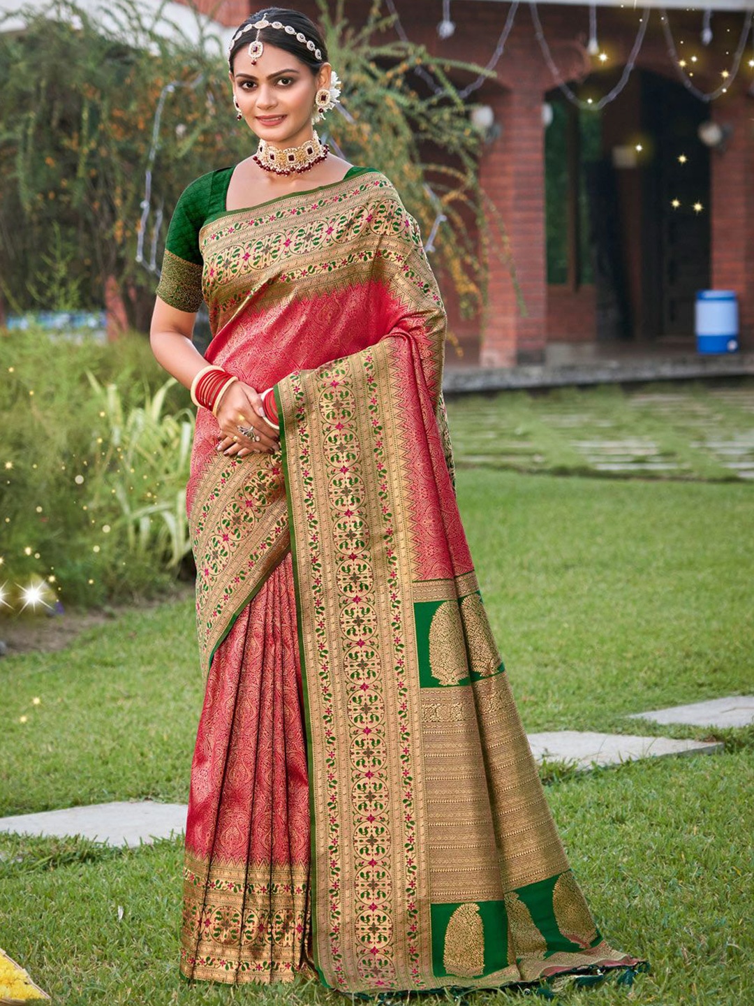 

Exclusiva Woven Design Zari Saree, Pink