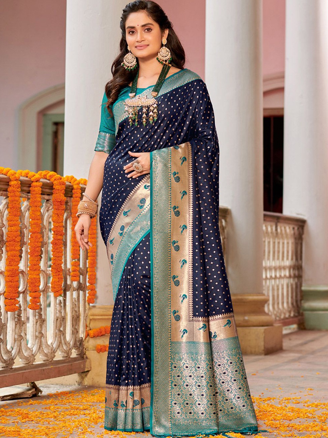 

Exclusiva Ethnic Motif Zari Woven Banarasi Saree, Navy blue