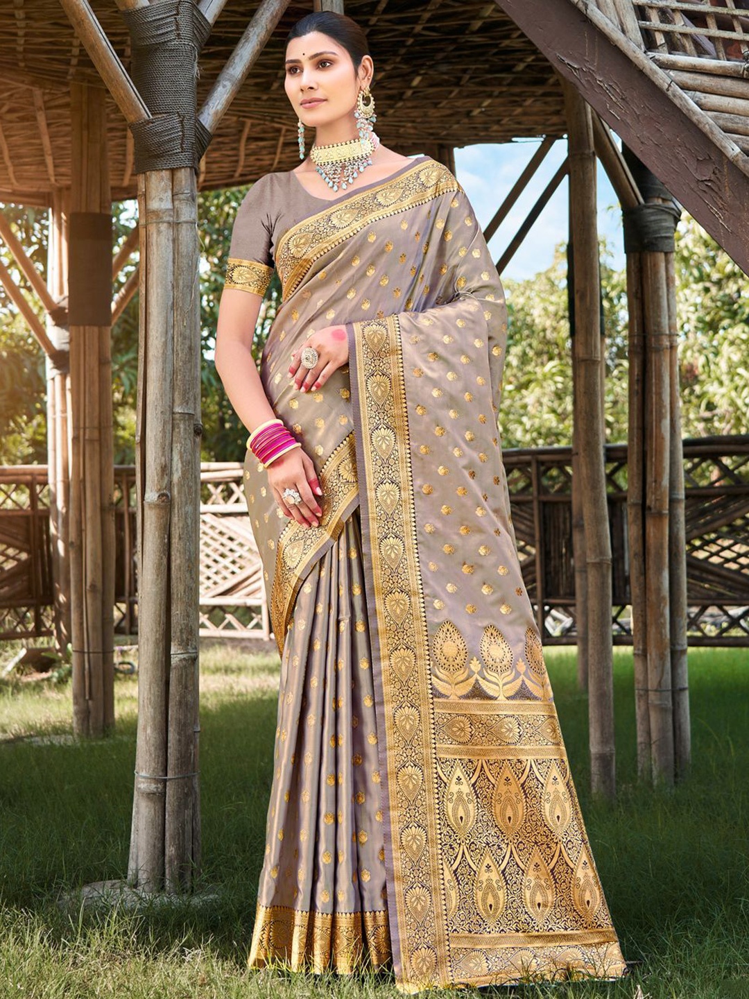 

Exclusiva Ethnic Motif Zari Woven Saree, Grey