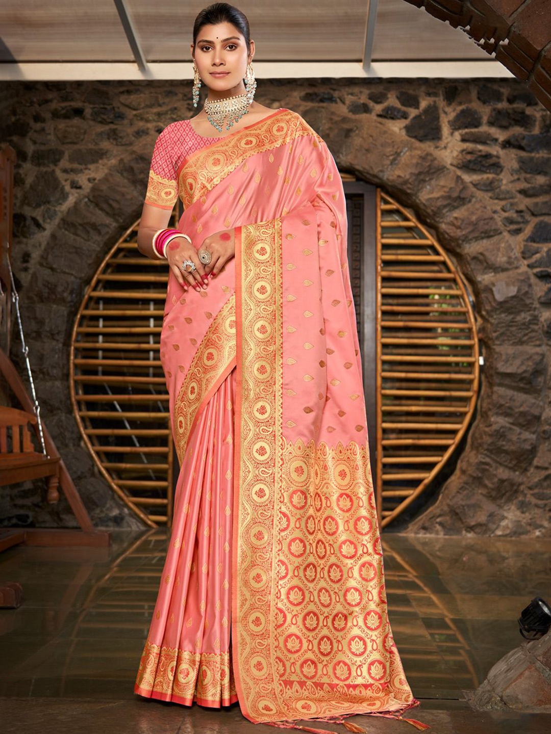 

Exclusiva Woven Design Zari Saree, Pink