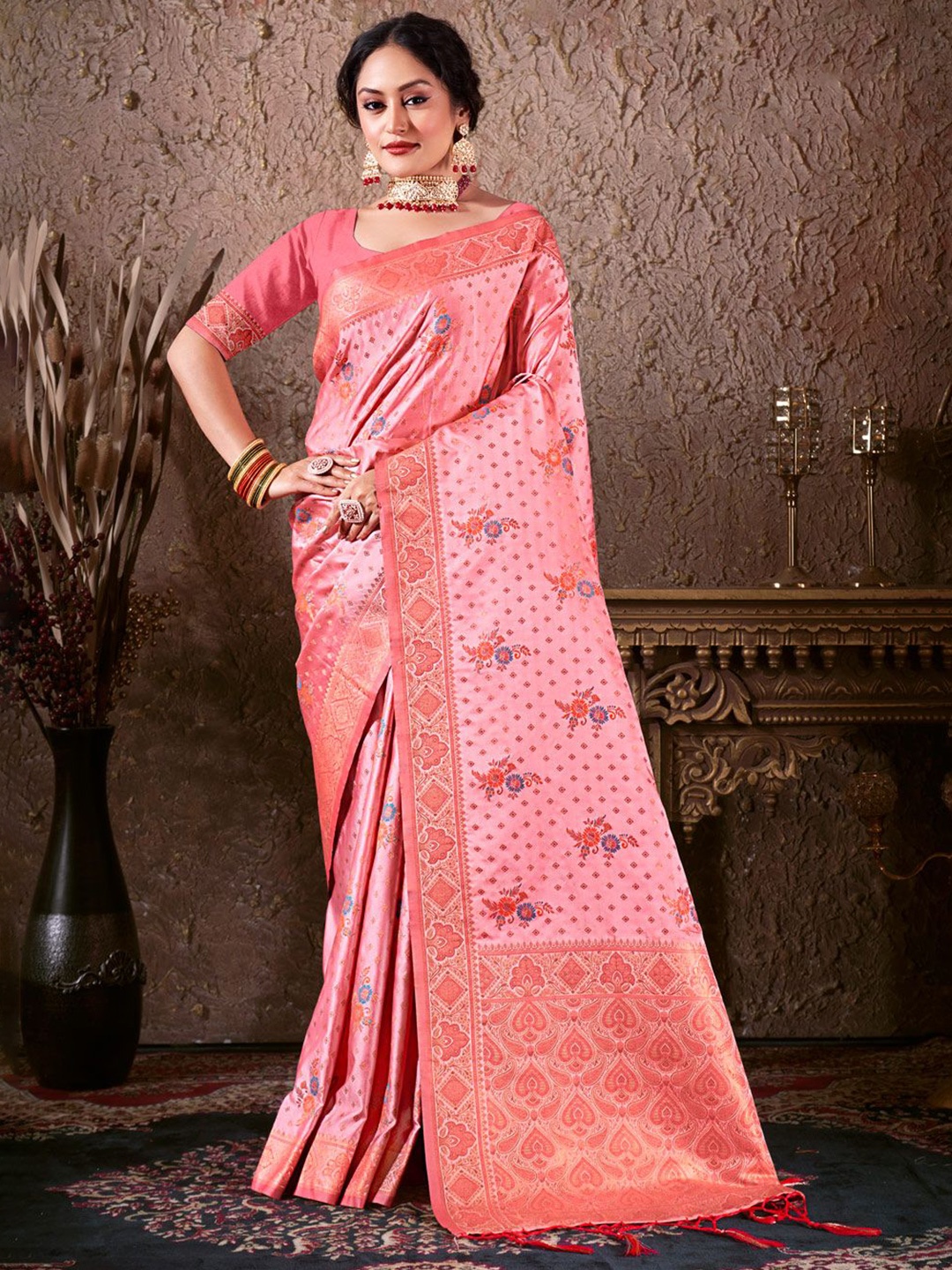 

Exclusiva Woven Design Zari Saree With Blouse Piece, Pink