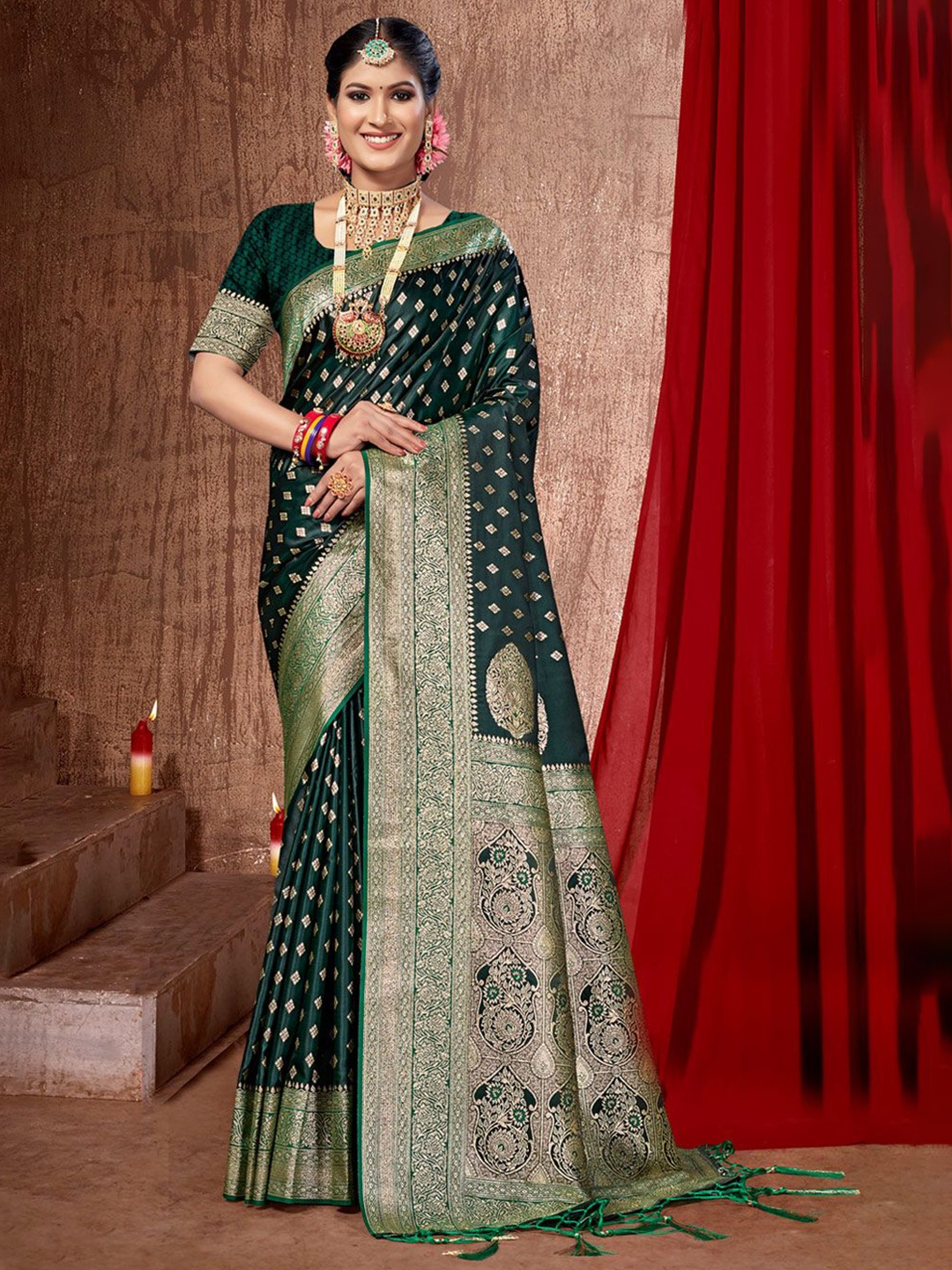 

Exclusiva Ethnic Motif Zari Woven Banarasi Saree, Green