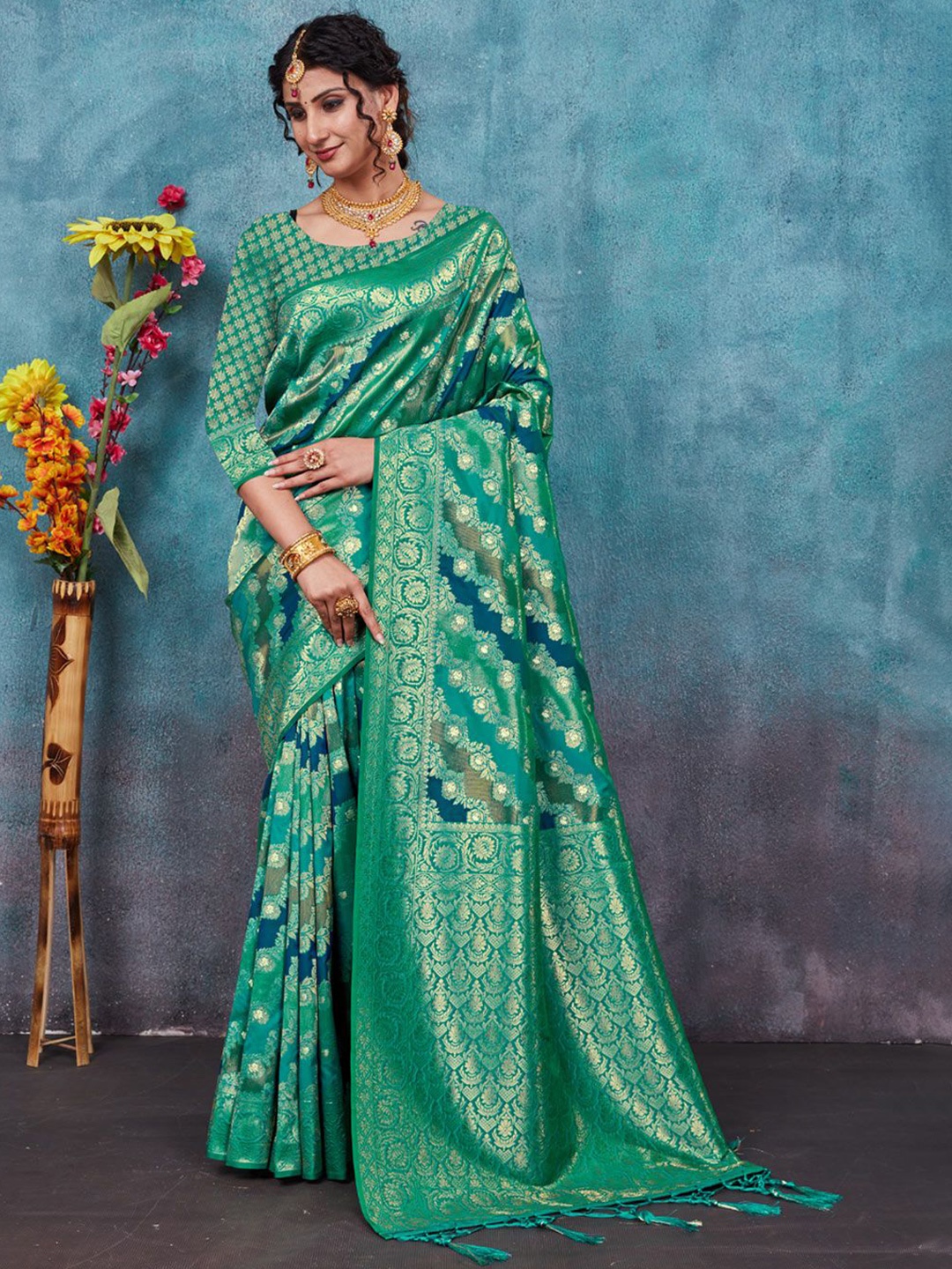 

Exclusiva Banarasi Woven Design Zari Saree, Sea green