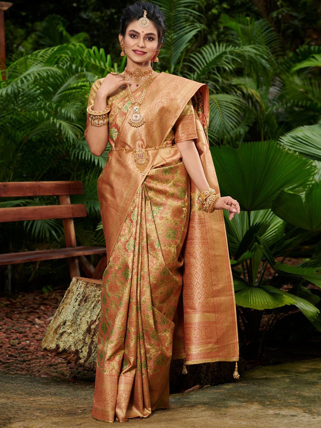 

Exclusiva Woven Design Zari Saree, Beige