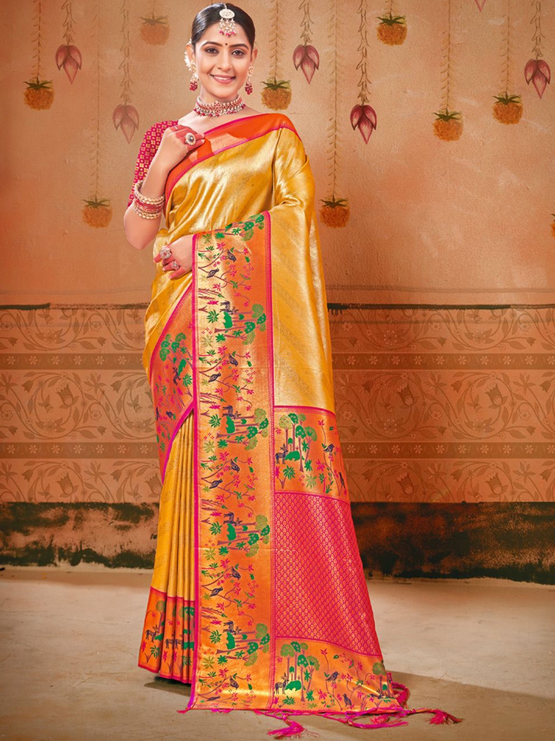

Exclusiva Woven Design Zari Paithani Saree, Yellow