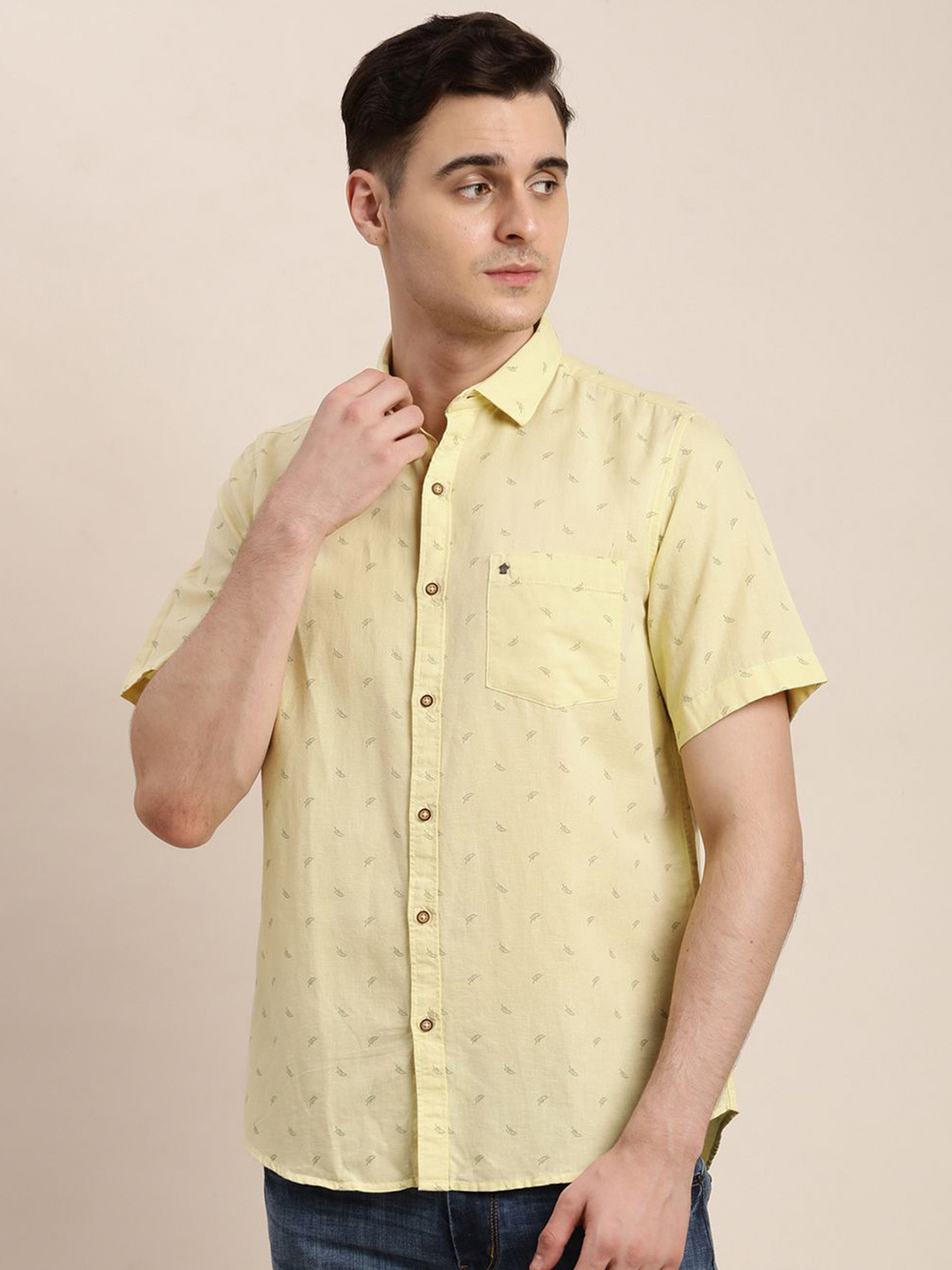 

Turtle Men Relaxed Slim Fit Opaque Printed Casual Shirt, Yellow