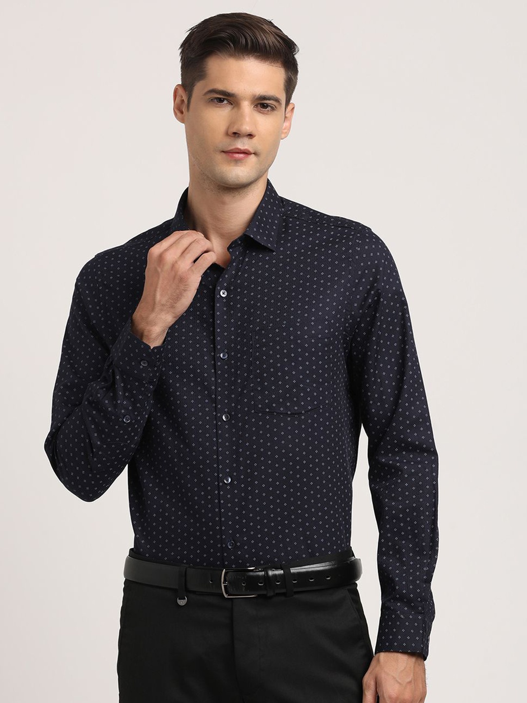 

Turtle Men Classic Printed Cotton Formal Shirt, Navy blue