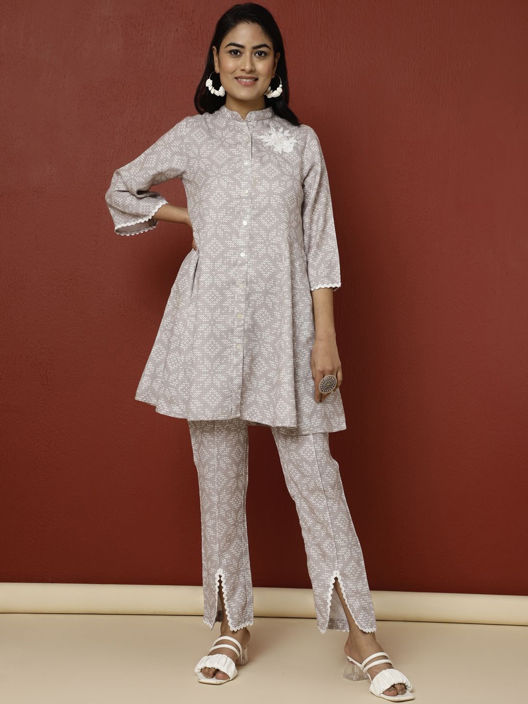 

Jaipur Kurti Geometric Printed Short Kurta And Pants Co-ord Sets, Grey