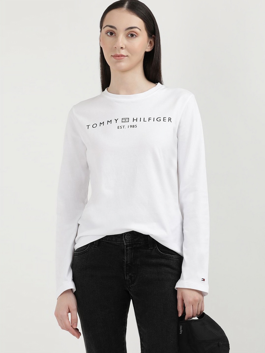 

Tommy Hilfiger Women Typography V-Neck T-shirt, White