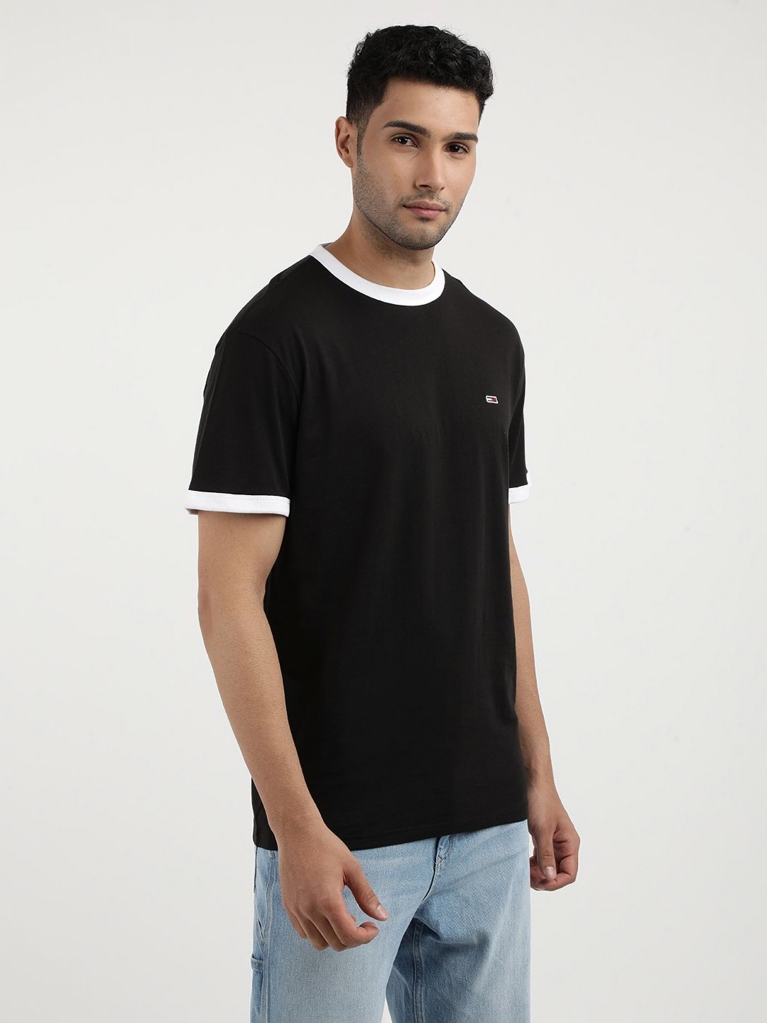 

Tommy Hilfiger Men Solid Regular Fit T-shirt, Black