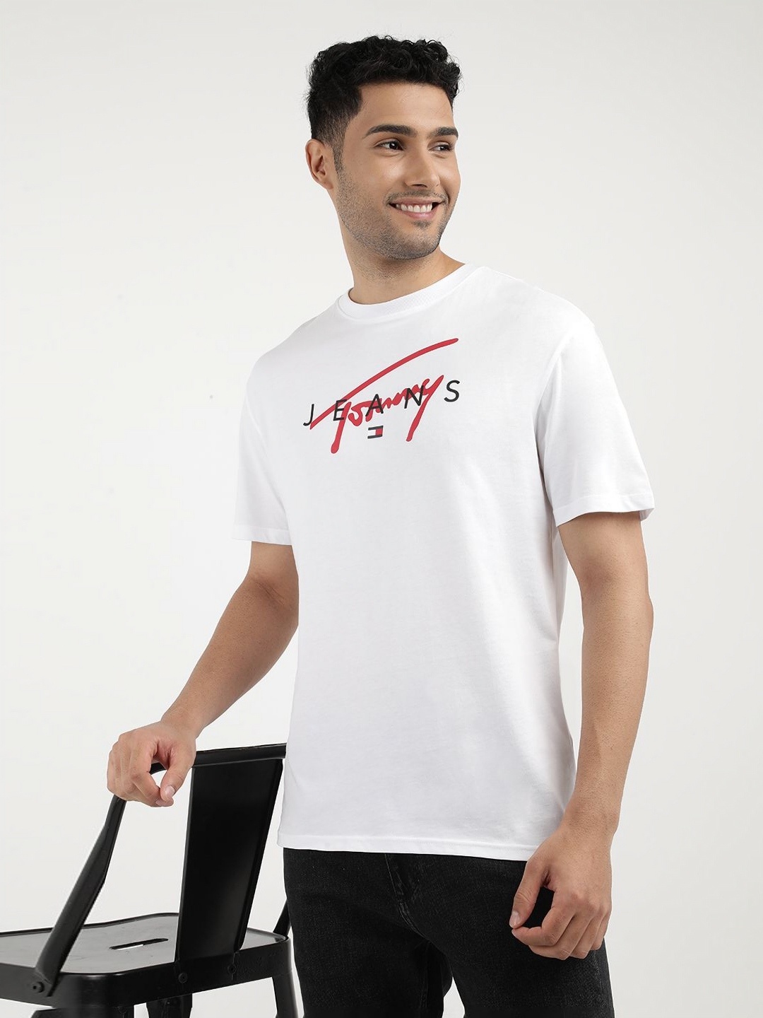 

Tommy Hilfiger Men Typography T-shirt, White