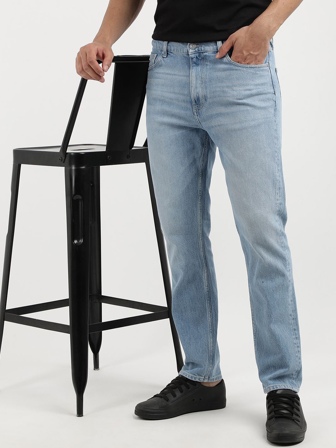 

Tommy Hilfiger Men Tapered Fit Light Fade Jeans, Blue