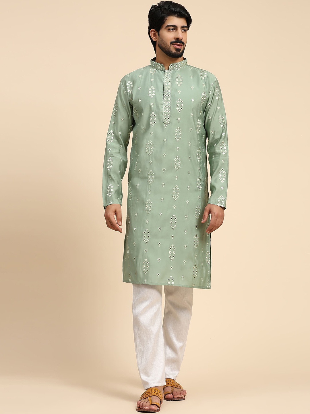 

Rawayi Geometric Embroidered Mirror Work Mandarin Collar Pure Silk Straight Kurta, Green