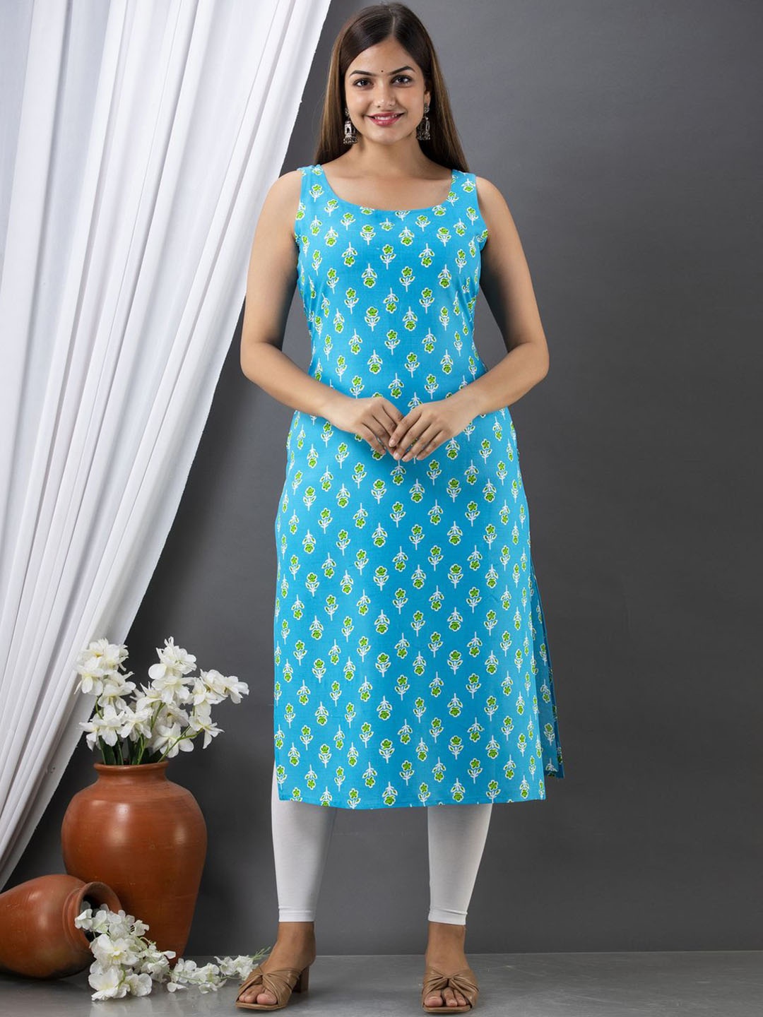 

MILAAV Floral Printed Sleeveless Straight Kurta, Green