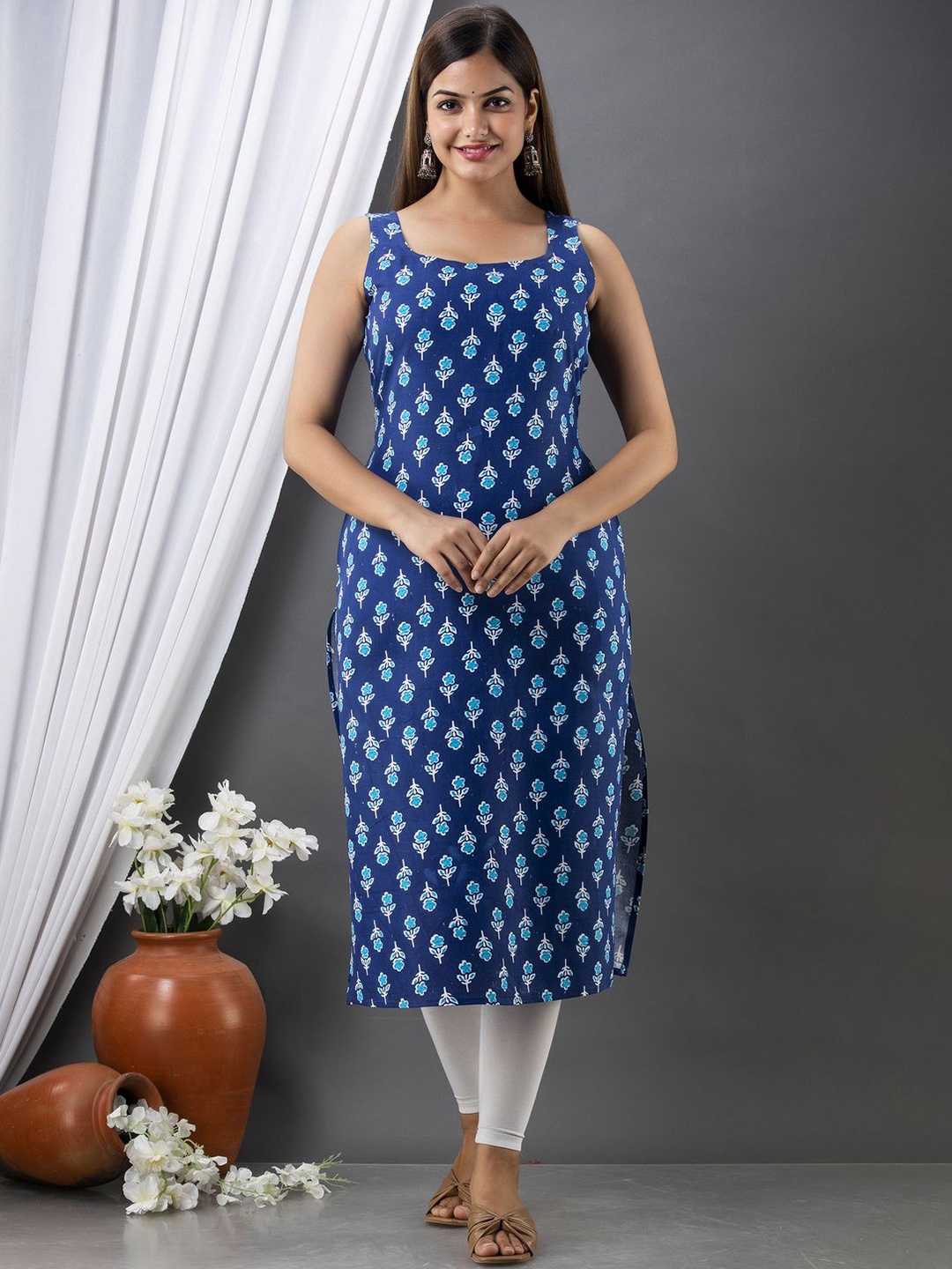 

MILAAV Floral Printed Sleeveless Straight Kurta, Blue