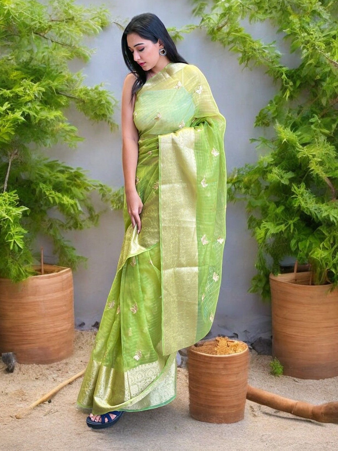 

VAMSEE Checked Embroidered Zari Organza Saree, Green