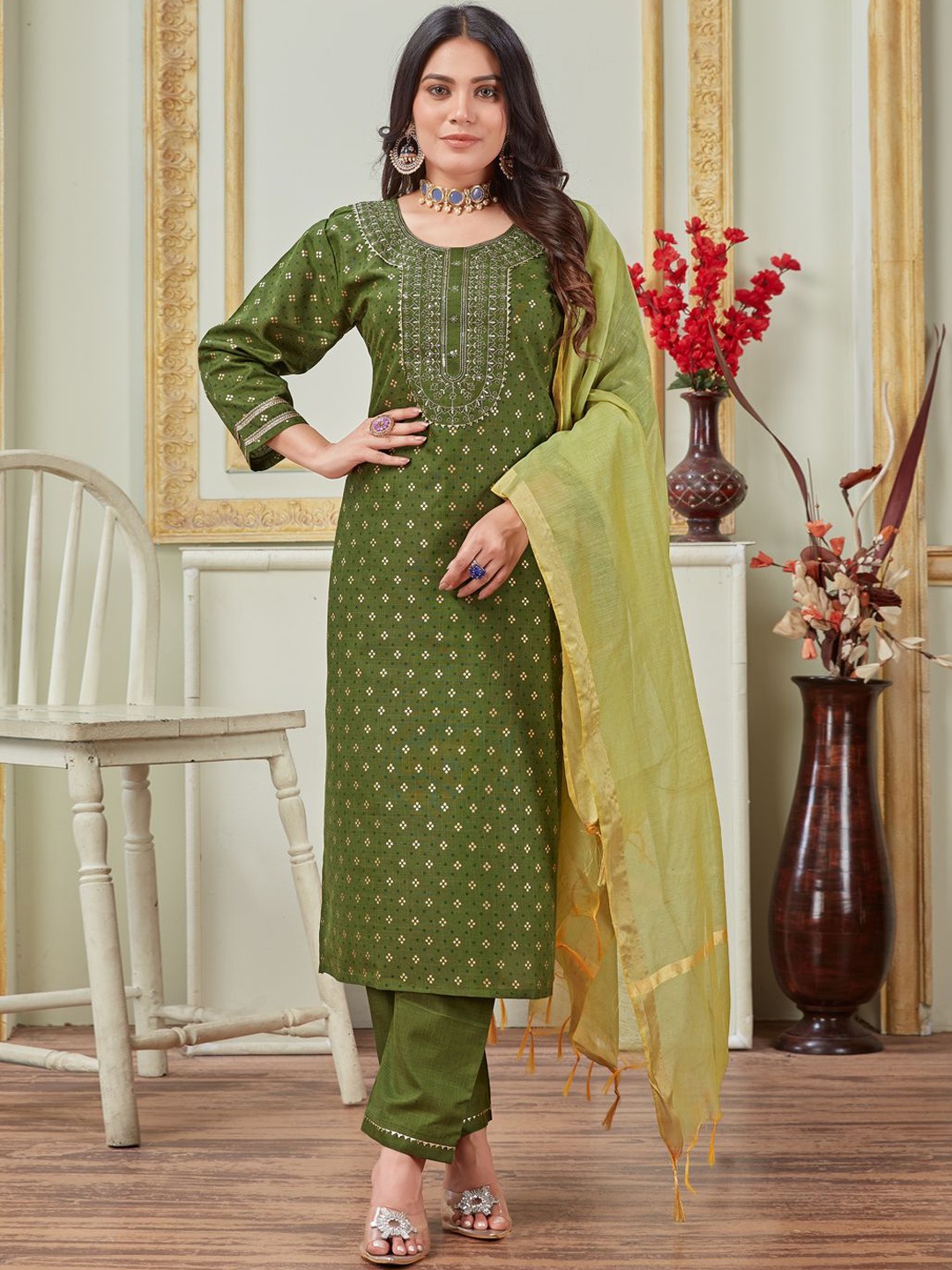 

ARADHNA Ethnic Motifs Printed Thread Work Pure Cotton Kurta With Trousers, Green