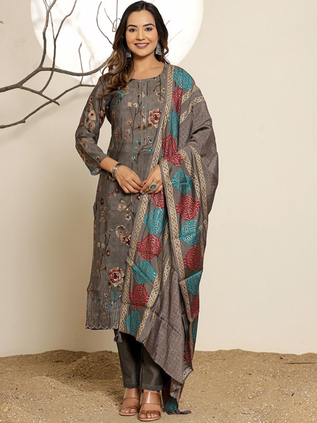 

Kaftanize Floral Printed Straight Kurta With Trouser & Dupatta, Grey