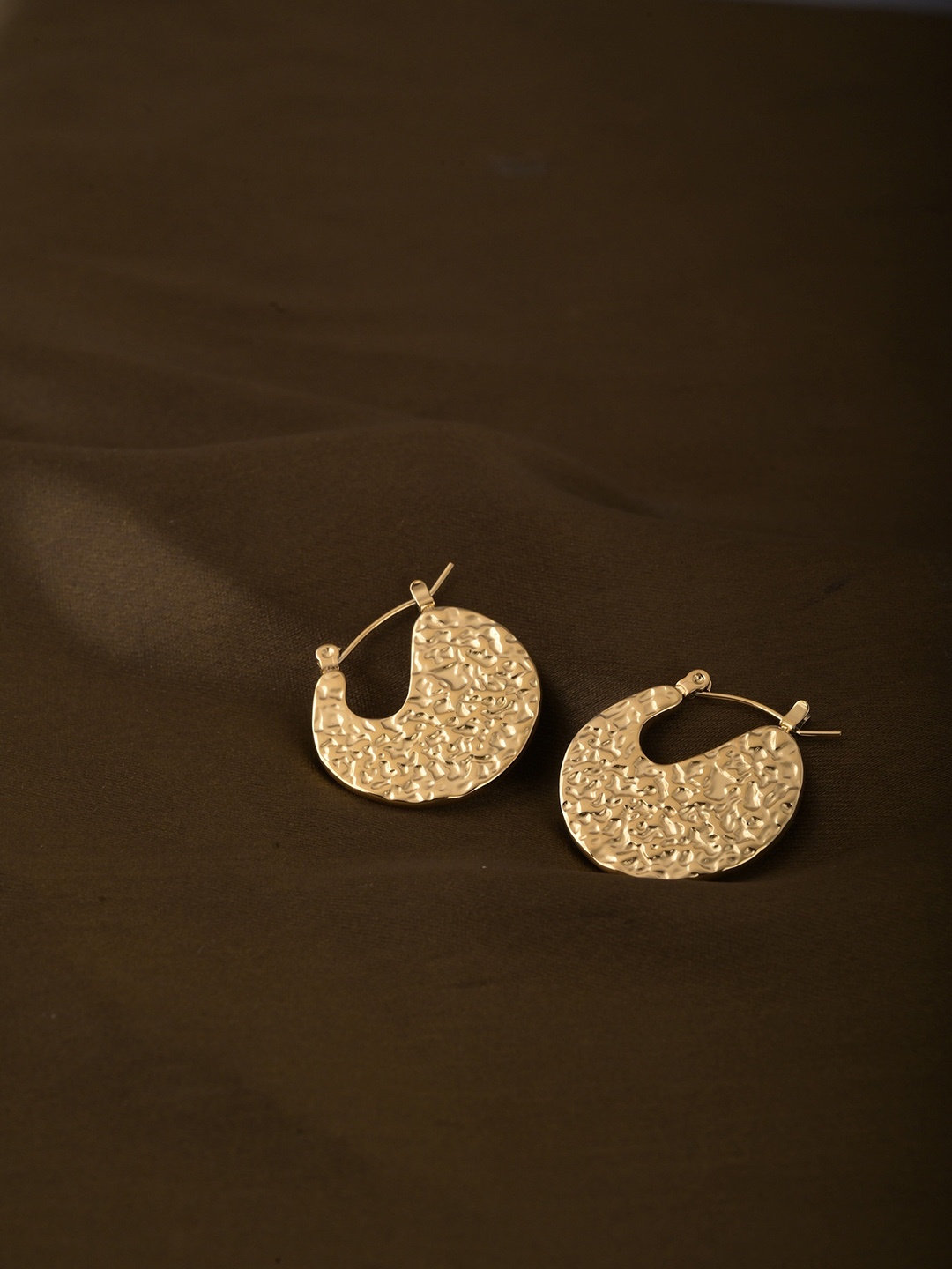 

PALMONAS Hammered Gold-Plated Circular Hoop Earrings